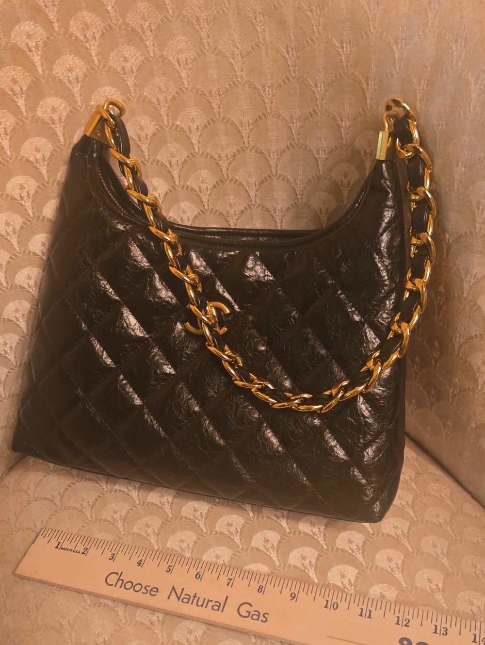Black Quilted Buttery Sholder Bag. Medium Size. - Picture 2 of 5